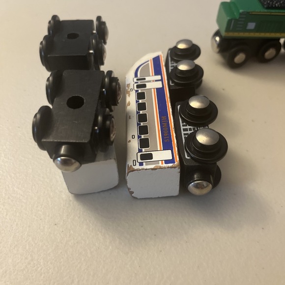 Wooden Magnetic Train Car Lot Of 5 Unbranded‎ See Pictures - Picture 7 of 9